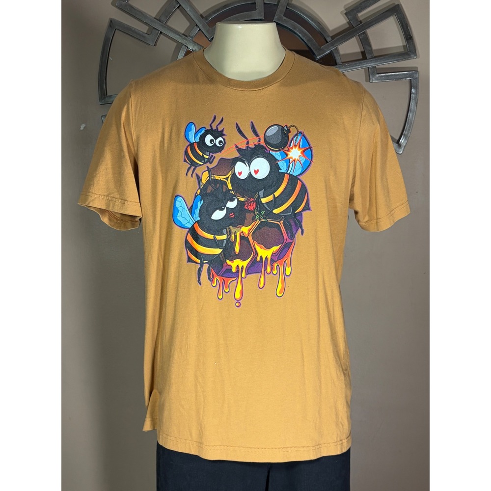 Bluberi Gaming Slots Mens XL Bee Honeycomb Graphic T-Shirt Mustard Yellow